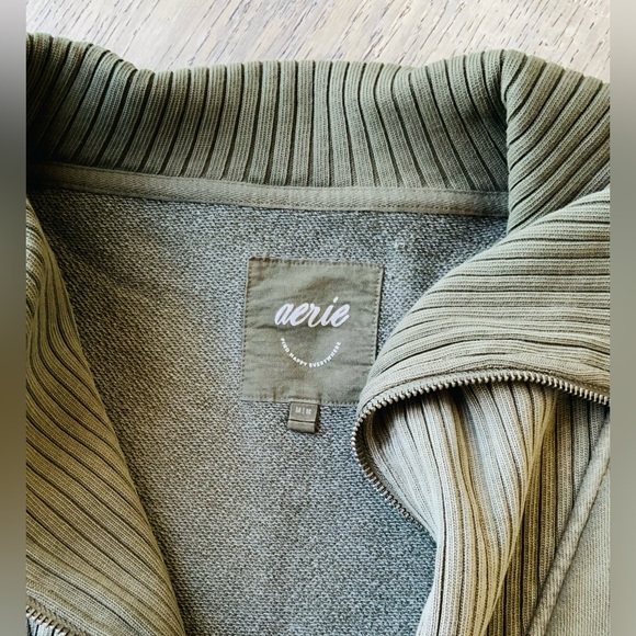 ⛄️3/$20⛄️ Aerie Pull Over Sweatshirt Medium - Picture 3 of 11